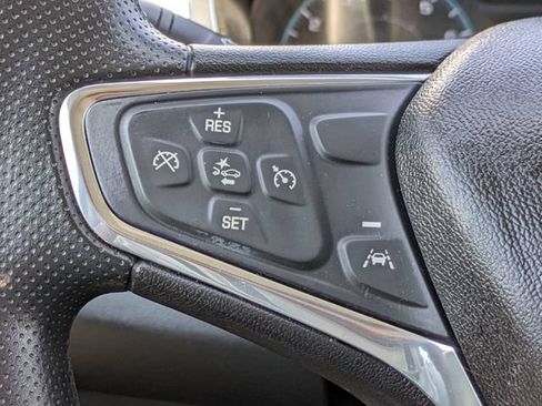 Used 2020 Chevrolet Equinox LS FWD image 24