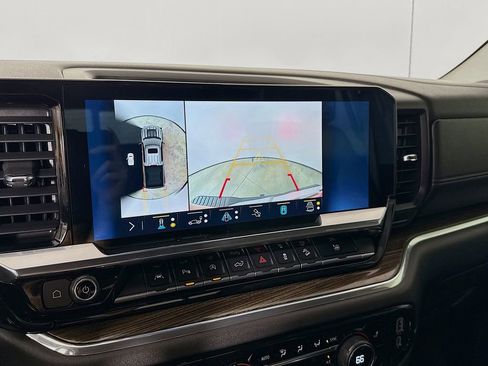 Used 2023 Chevrolet Silverado 1500 LT Trail Boss w/ LT Trail Boss Premium Package AWD/4WD image 21