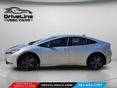 Used 2025 Toyota Prius LE image 12