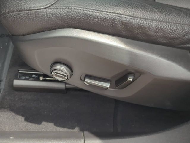 Used 2023 Volvo XC60 B5 Plus w/ Climate Package FWD image 21