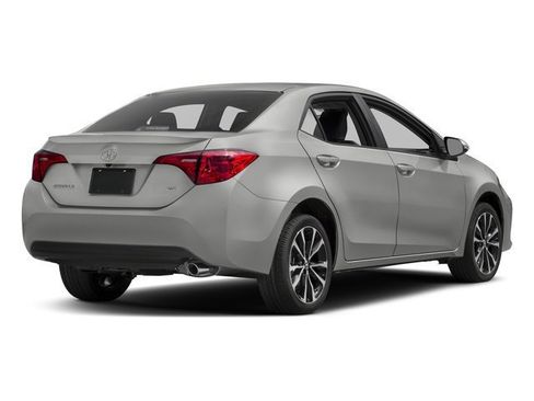 Used 2017 Toyota Corolla SE w/ SE Premium Package FWD image 2