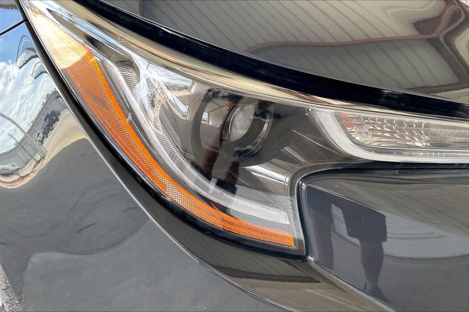 Used 2025 Toyota Corolla LE FWD image 28