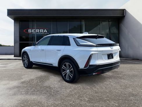 Used 2024 Cadillac Lyriq Luxury AWD/4WD image 3