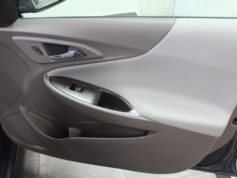 Used 2017 Chevrolet Malibu LT image 24