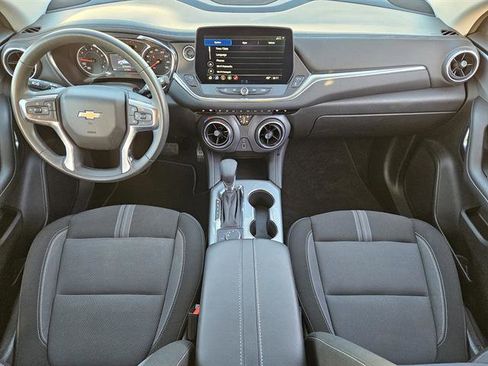Used 2025 Chevrolet Blazer LT image 17