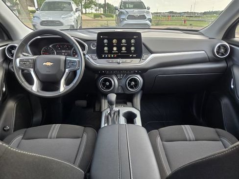 Used 2024 Chevrolet Blazer LT w/ Convenience Package FWD image 6