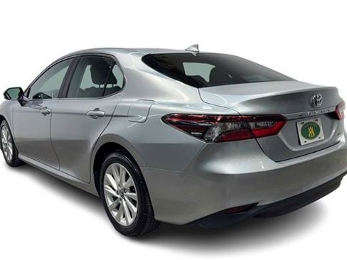 Used 2024 Toyota Camry LE image 4