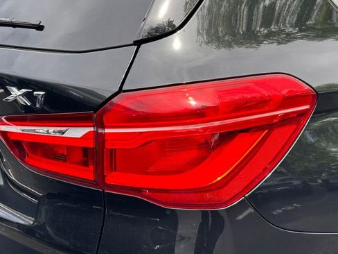 Used 2017 BMW X1 xDrive28i image 9