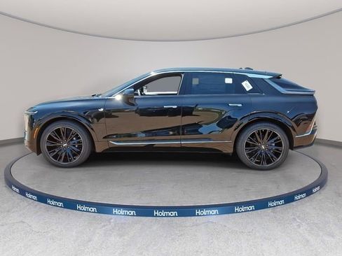 New 2025 Cadillac Lyriq Luxury AWD/4WD image 7
