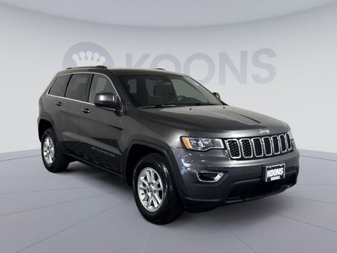 Used 2019 Jeep Grand Cherokee Laredo AWD/4WD image 10