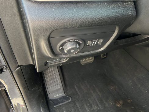 Used 2021 Jeep Grand Cherokee L Overland image 29