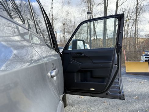 Used 2025 Lexus GX 550 image 45