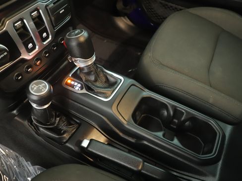 Certified 2019 Jeep Wrangler Sport image 16