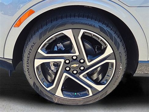 New 2026 Chevrolet Equinox EV LT image 24