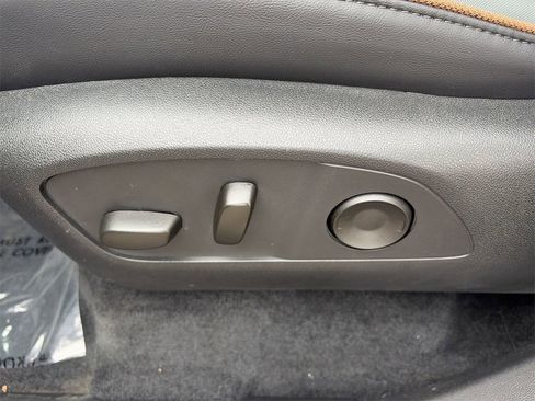 Used 2025 GMC Acadia AT4 w/ LPO, Floor Liner Package image 8