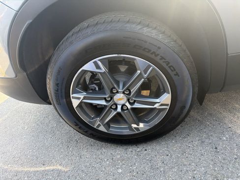 Used 2025 Chevrolet Blazer LT image 7