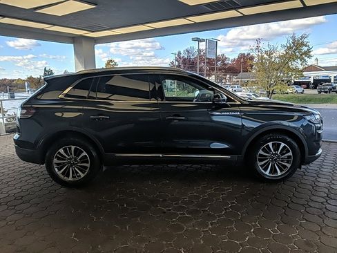 Certified 2022 Lincoln Nautilus AWD w/ Premium Package image 4