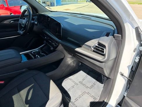 Used 2024 Chevrolet Traverse LT AWD/4WD image 48