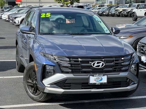Used 2025 Hyundai Tucson SE AWD/4WD image 1