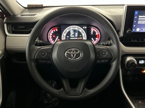 Used 2025 Toyota RAV4 XLE AWD/4WD image 16