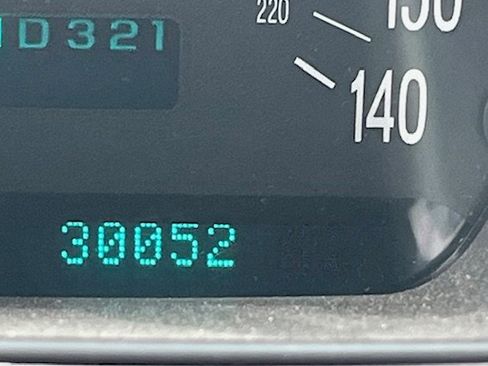 Used 2004 Chevrolet SSR w/ Preferred Equipment Group image 17