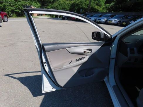 Used 2013 Toyota Corolla L FWD image 13
