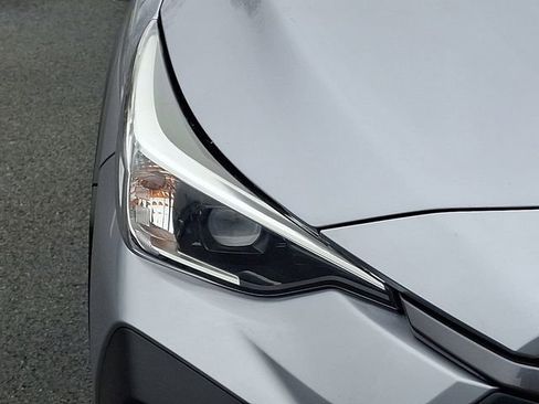 Used 2025 Subaru Crosstrek 2.0i Premium image 9