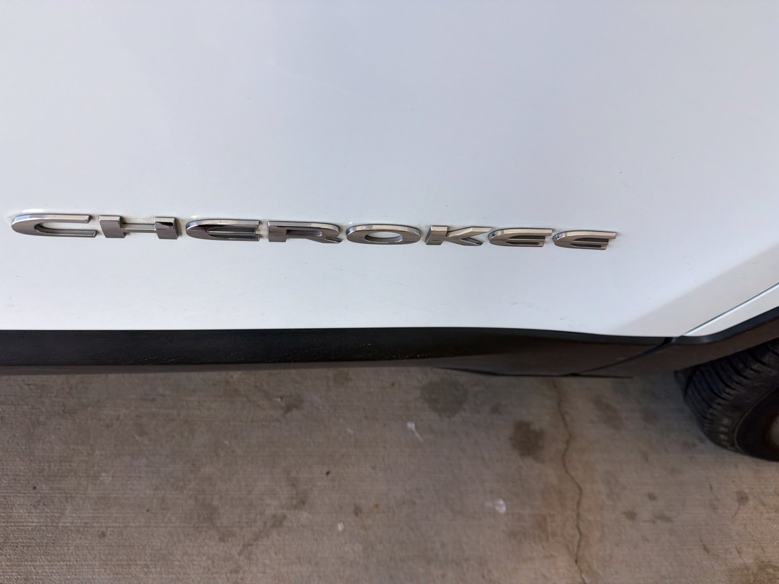 Used 2016 Jeep Cherokee Latitude w/ Safety/Convenience Group FWD image 21