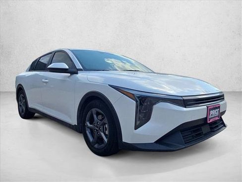 Used 2025 Kia K4 FWD image 3