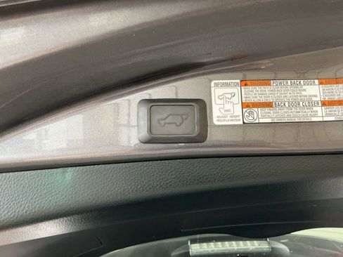 Used 2016 Toyota RAV4 XLE FWD image 12