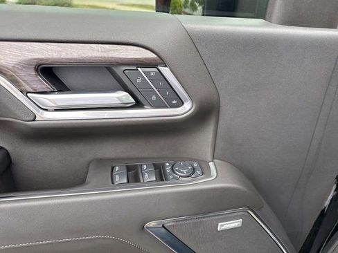 Used 2025 Chevrolet Silverado 2500 LTZ w/ LTZ Plus Package image 47