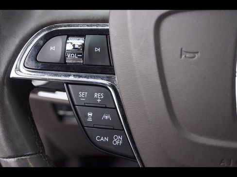 Used 2021 Lincoln Nautilus Reserve w/ Equipment Group 201A image 25