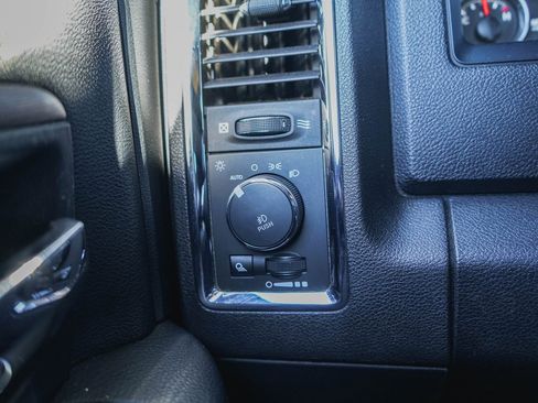 Used 2018 RAM 1500 Laramie image 15