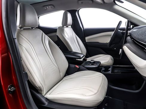 Used 2021 Ford Mustang Mach-E Premium image 7