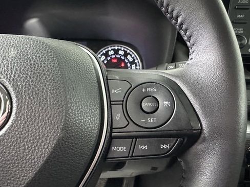 Used 2022 Toyota RAV4 XLE image 24