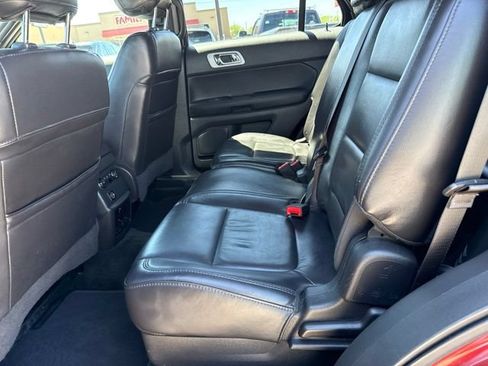 Used 2014 Ford Explorer XLT w/ Equipment Group 202A AWD/4WD image 17