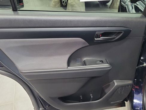 Certified 2025 Toyota Highlander LE image 13