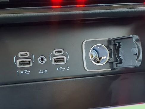 Certified 2023 Jeep Grand Cherokee Laredo image 25