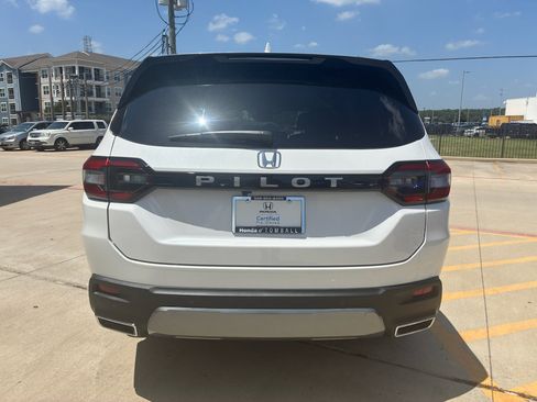 Certified 2026 Honda Pilot EX-L image 6
