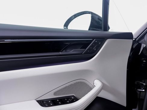 New 2025 Porsche Macan Electric image 22