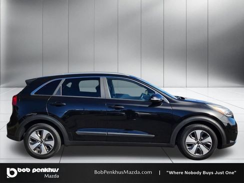 Used 2018 Kia Niro EX Premium image 23