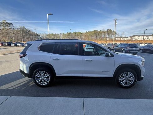 Used 2024 GMC Acadia Elevation image 7