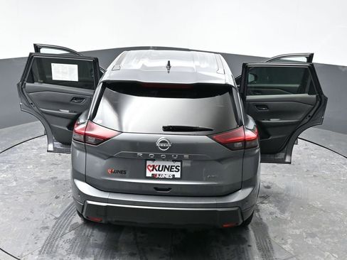 Used 2024 Nissan Rogue S AWD/4WD image 70