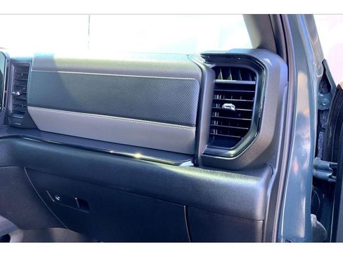 Used 2025 Chevrolet Silverado 2500 ZR2 AWD/4WD image 18