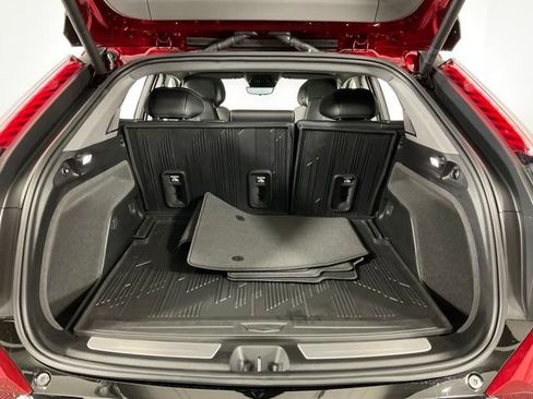 New 2026 Cadillac Optiq Luxury 1 w/ LPO, Floor Liner Package RWD image 32