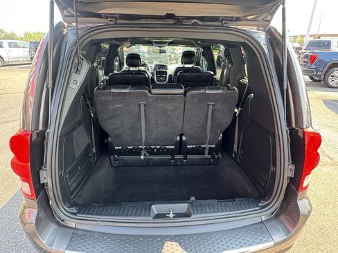 Used 2017 Dodge Grand Caravan GT FWD image 29