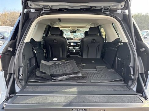 New 2025 Lincoln Navigator Reserve image 12