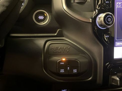 Used 2025 RAM 2500 Big Horn AWD/4WD image 17