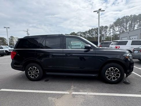 Used 2024 Ford Expedition XLT image 6