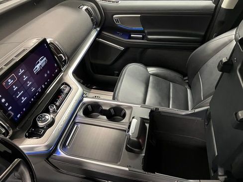 Used 2025 Ford Expedition Platinum AWD/4WD image 33